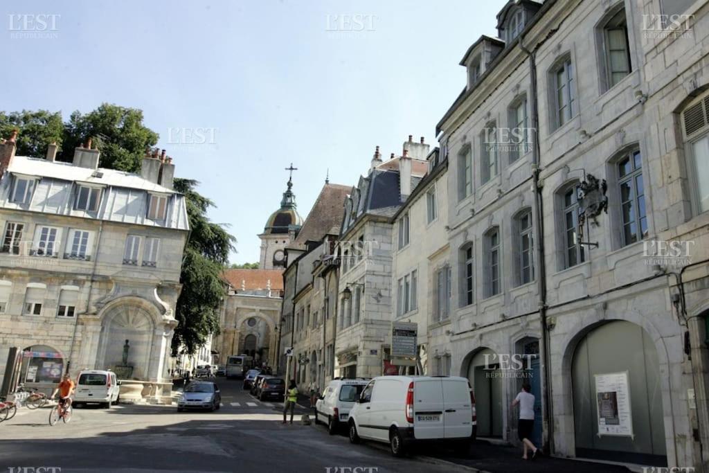 L'Appartement Du Voisin D'Hugo Besanzón Exterior foto